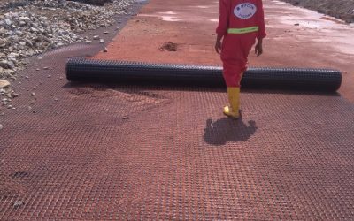 Pemasangan Geogrid Pada Proyek Akses jalan menuju pengeboran Pertamina, Lokasi Jawa Barat