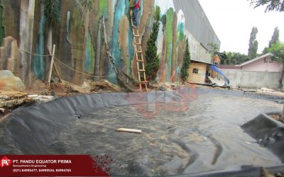 Dokumentasi Pemasangan Geomembrane HDPE Sebagai Lapisan Kolam Rekreasi
