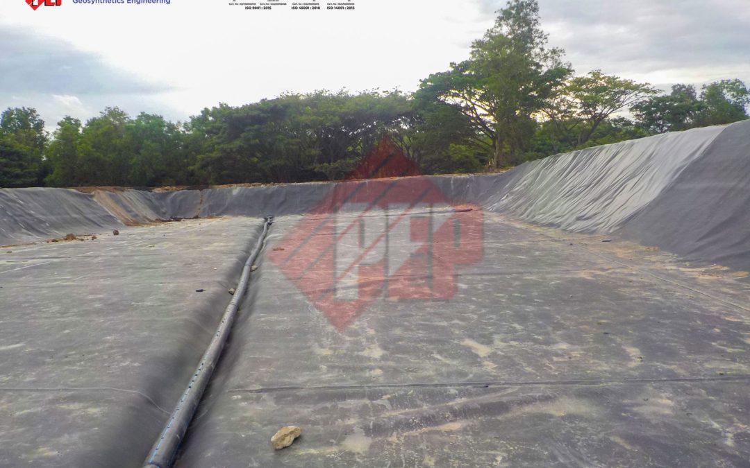 Dokumentasi Pemasangan Geomembrane Liner Pada Proyek Landfill / Tempat Pembuangan Akhir