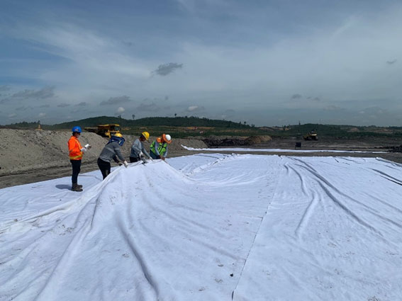 APLIKASI NON WOVEN GEOTEXTILE DALAM PERLINDUNGAN STRUKTUR TANAH