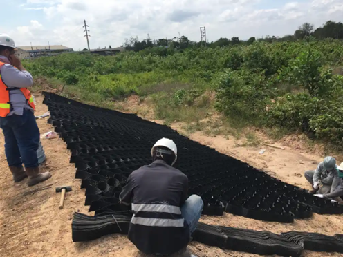 Geocell untuk Lereng: Panduan Lengkap Proteksi Erosi dan Stabilisasi Permukaan Tanah