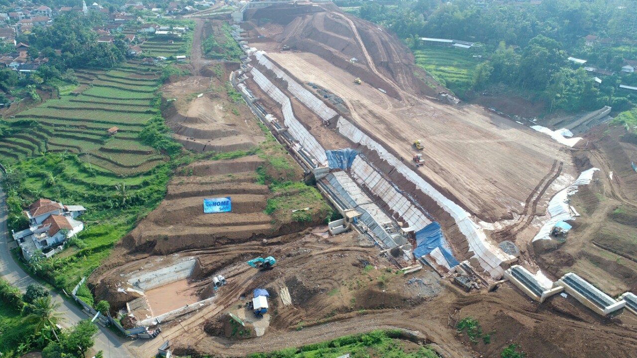 WOVEN GEOTEXTILE: SOLUSI PERKUATAN TANAH UNTUK PROYEK INFRASTRUKTUR